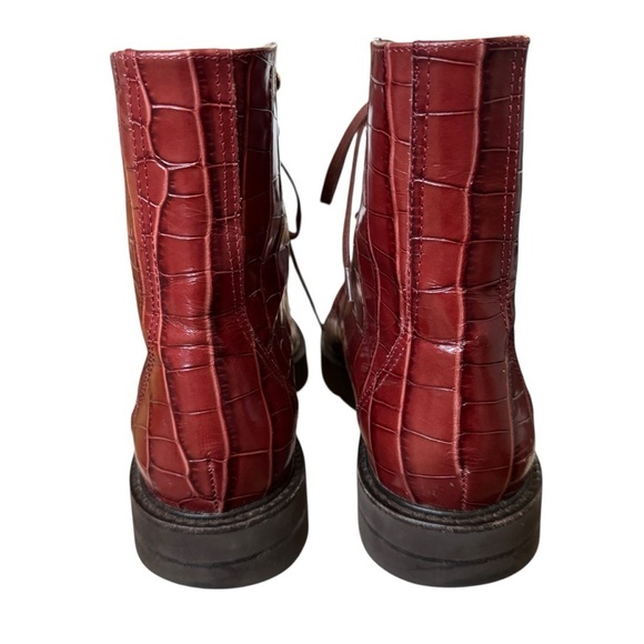 Stuart Weitzman Mila Lift Croc-Embossed Leather Bootie, Size 10.5 - Picture 4 of 9